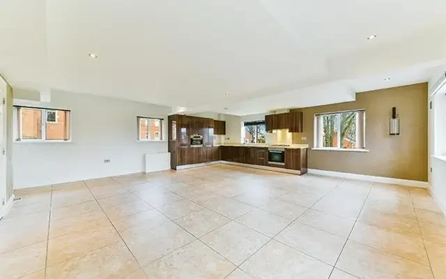 Royal Connaught Drive, Bushey, WD23 2RH 2