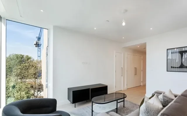LH-Grand Central Apartments 1