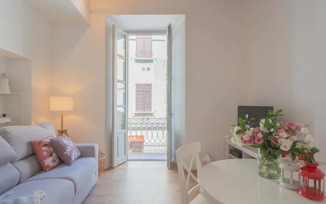Independence Apartment with Balcony 1