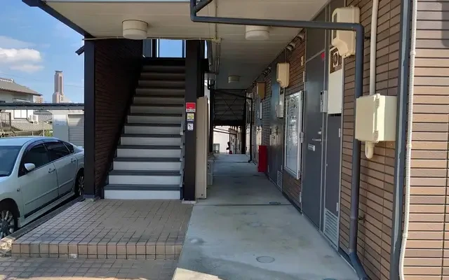 レオパレスさくら坂 3