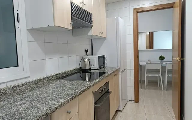 Carrer de Violant d'Hongria Reina d'Arago 4