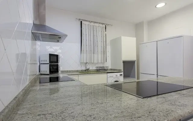 Splendid and bright double room in Plaza Negrito 4