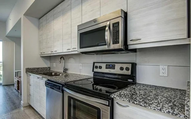 280 Lester Street 4