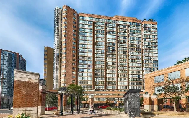 1055 Bay St 1216 0