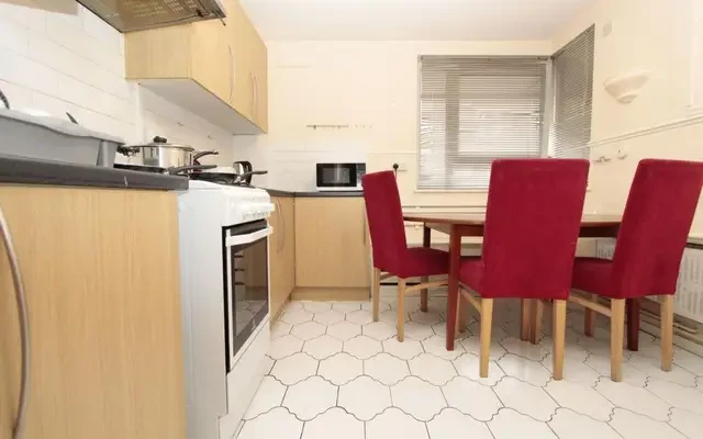 apartment in Shadwell 4