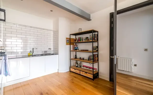 Queens Row 12106# 1