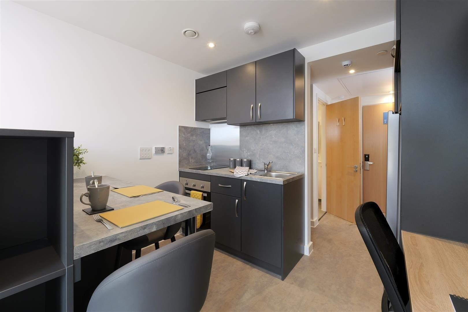 Freeman - Studio Style A08