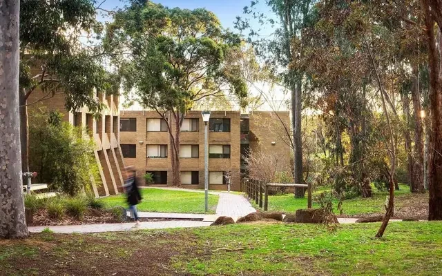 La Trobe University - Chisholm College 3