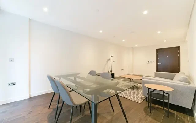 85 Royal Mint Street, London, E1 8ZZ 4