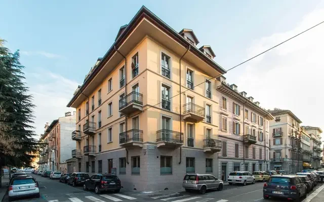 studio near Via Giacinto Carena 2