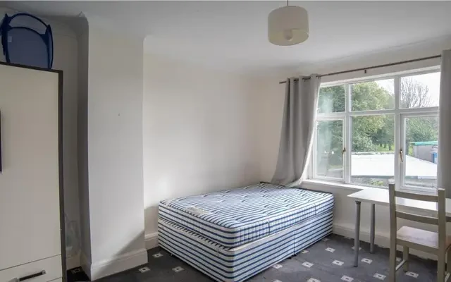 Sharpes Avenue, Lancaster 3