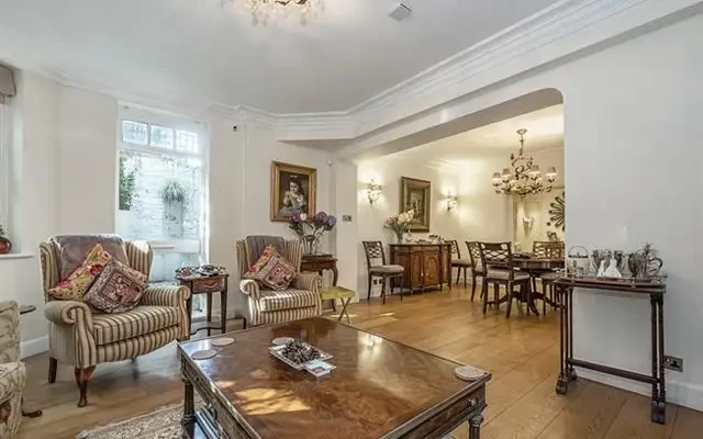West Heath Road, London, NW3 7UR 1