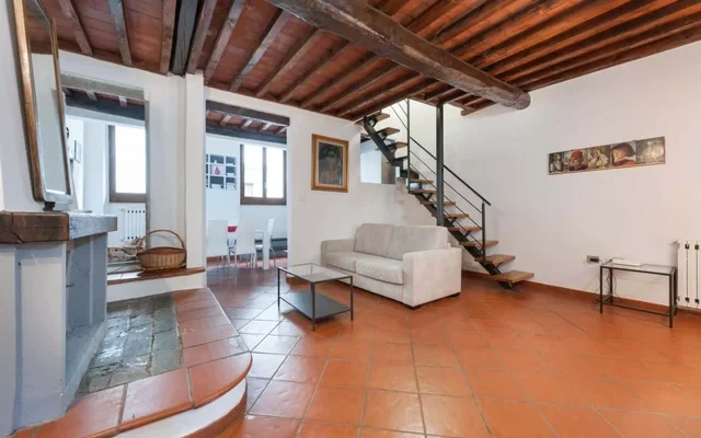 TORNABUONI Large Apartment 3