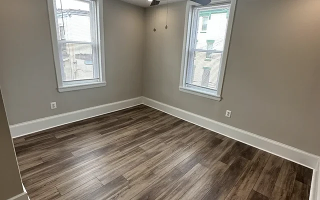 CA - 4051 Locust Street 4