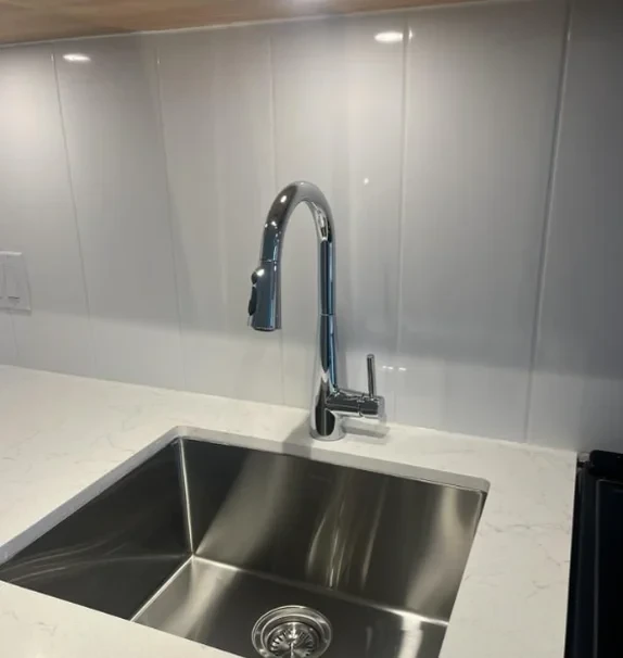 500 Plains Road East