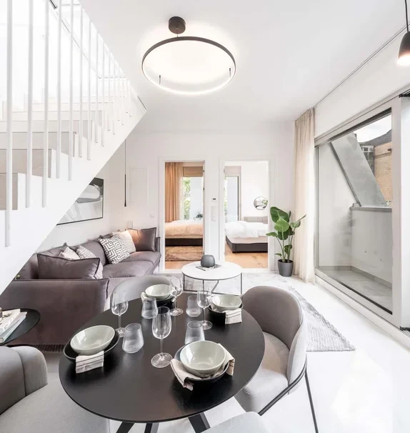 Penthouse Paradise: Luxury Two-Bedroom with Rooftop in Berlin Mitte