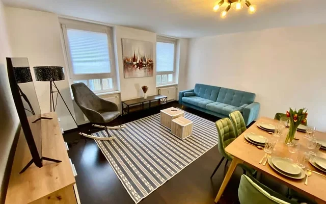 Priscilla - charmantes und voll moebliertes Penthouse-Apartment im hippen Friedrichshain 1