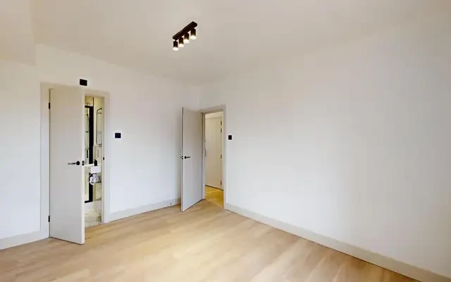 West Cromwell Road, Earls Court 4