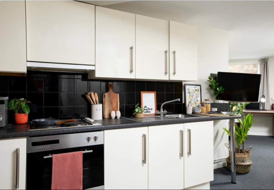 WHEELCHAIR ACCESSIBLE STUDIO