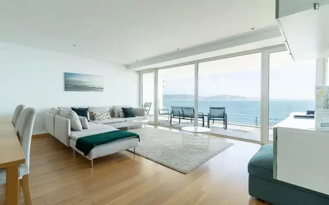 apartment in Linda-a-Velha - Lisbon student accommodation