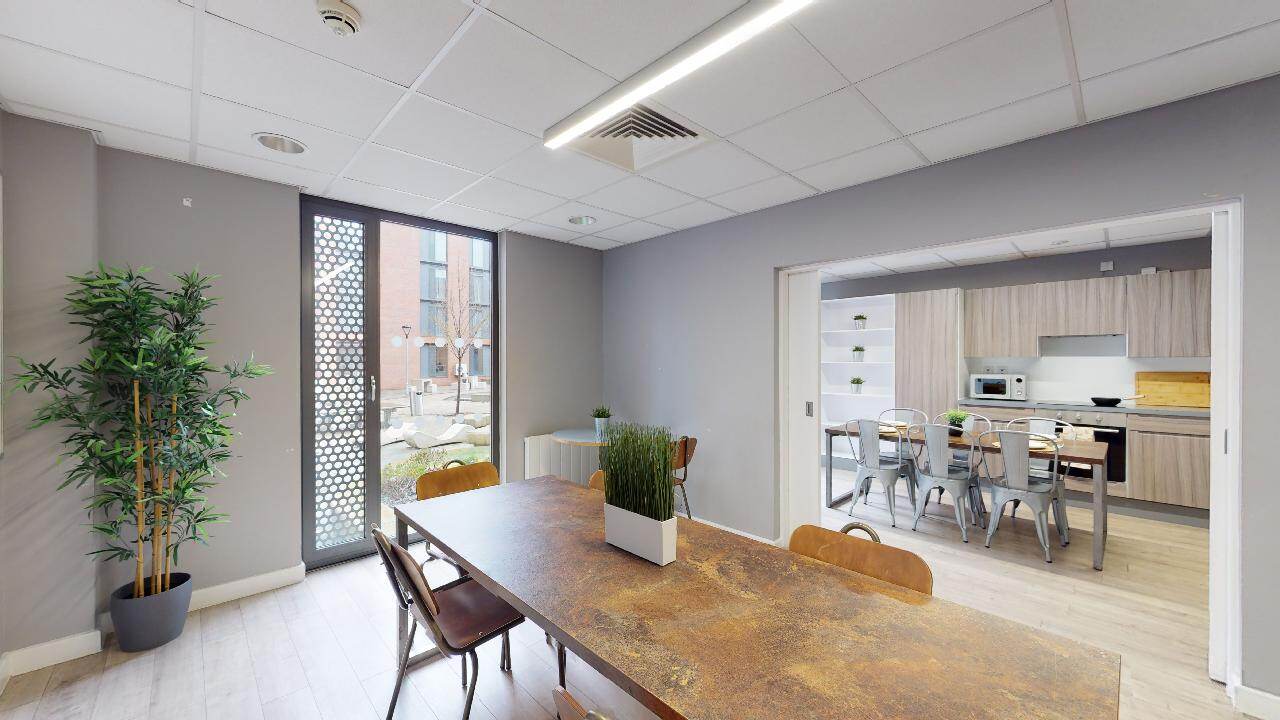 Lumya Leicester 3