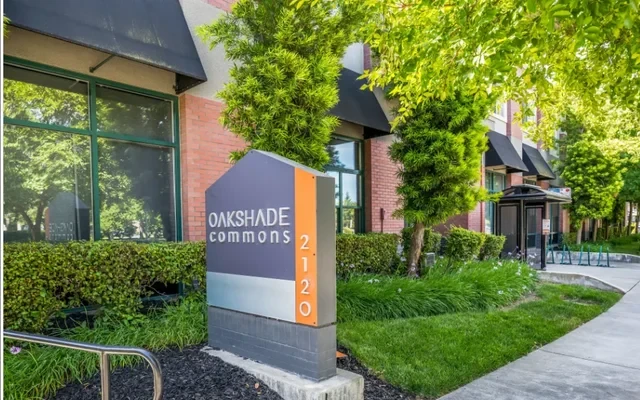 Oakshade Commons - デイビスの学生向け宿泊施設