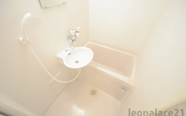 レオパレスＳＨＯＷ - Yamatokoriyama student accommodation - 201号房间(带独立厨房)
