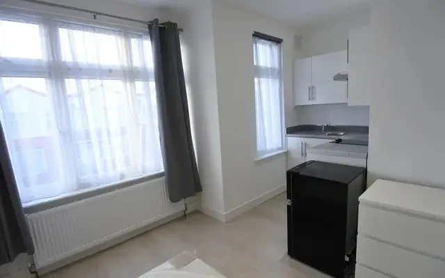 Yewfield Road 21042# 4