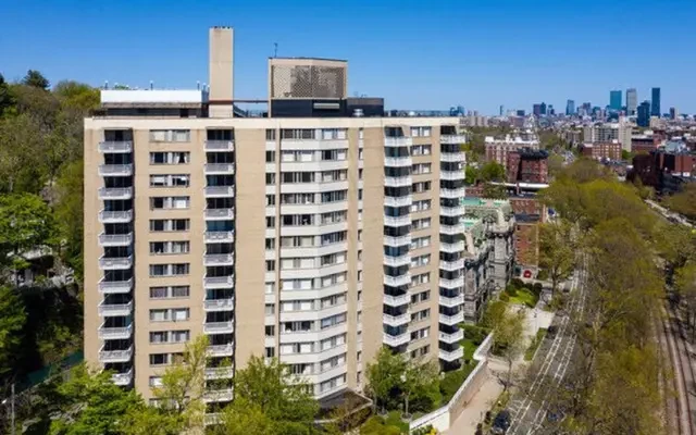 Barclay on Beacon - Brookline student accommodation