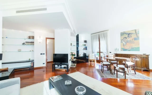 Apartment in Viale San Gimignano, Milano for 100 m² with 2 bedrooms 0