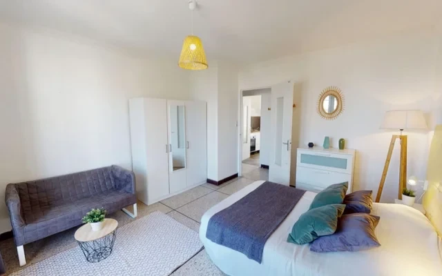 Comfy double bedroom in Lemasson 1