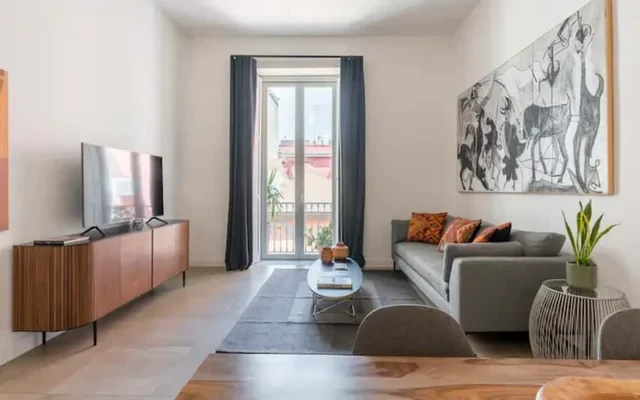 Apartment in Vico Lungo Teatro Nuovo, Napoli for 105 m² with 2 bedrooms 0