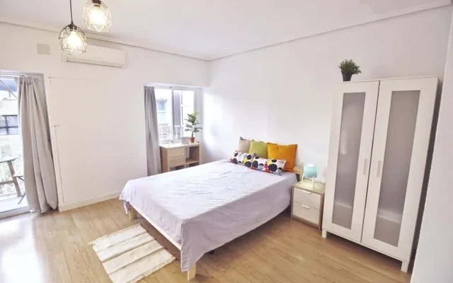 Piso de 3 habitaciones en Eixample 0