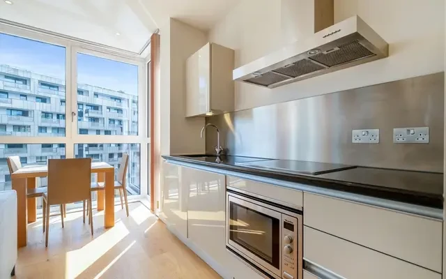 Gatliff Road, London, SW1W 8QP 1