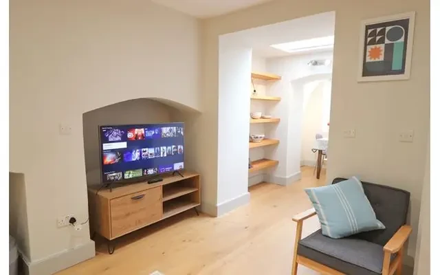 Richmond Terrace, BS8 1AA 2