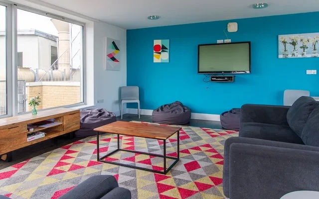Lit Hawley Crescent 3