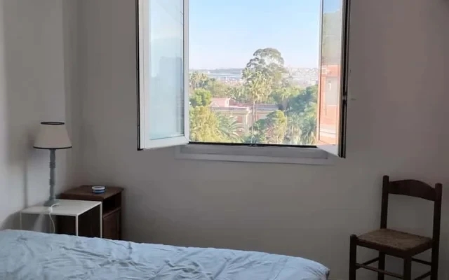 Bilocale con ampio terrazzo in via Antonio De Curtis a Napoli 1