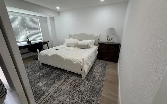 9206 Kempwood Dr - chỗ ở sinh viên tại Houston - 5 bed 2 bath