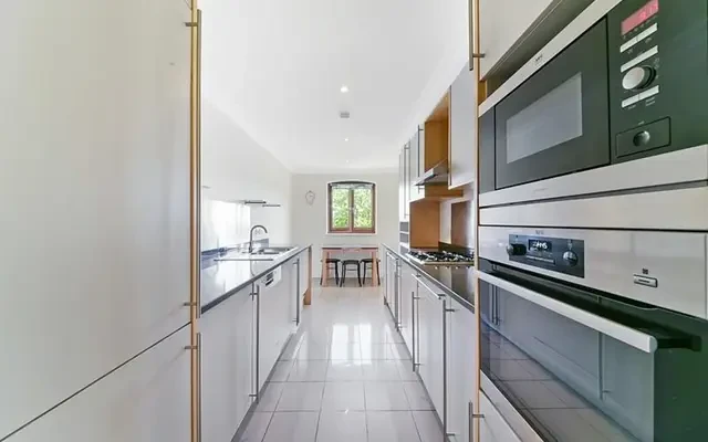 Merganser Court, Star Place, London, Wapping, E1W 1AQ 2