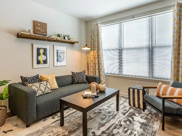 2x2 Herky - Furnished Private Bedroom (1)