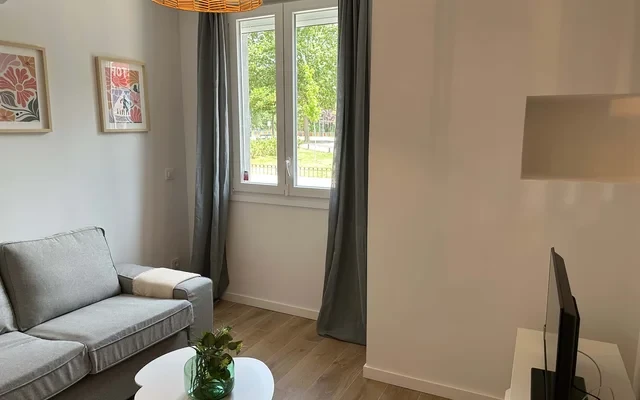 Avenida Bellas Vistas, 9. Local 1 (ONLY STUDENTS) 1