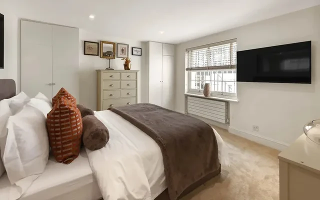 The Walton Townhouse - London student accommodation - 2 Bedrooms 2 Bathrooms
