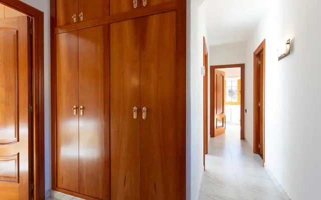 house near Carrer Salze 3