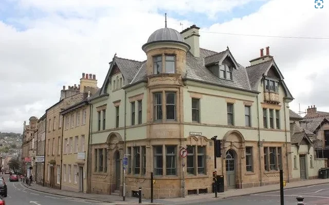 Entire Place·1B1B···Flat 4, The Stables, 15 China Street 1