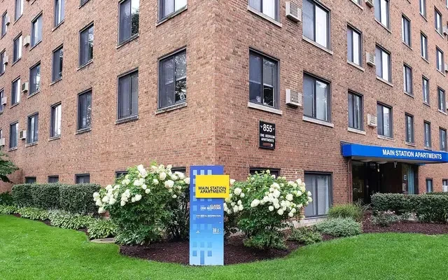Main Station Apartments - Evanston student accommodation