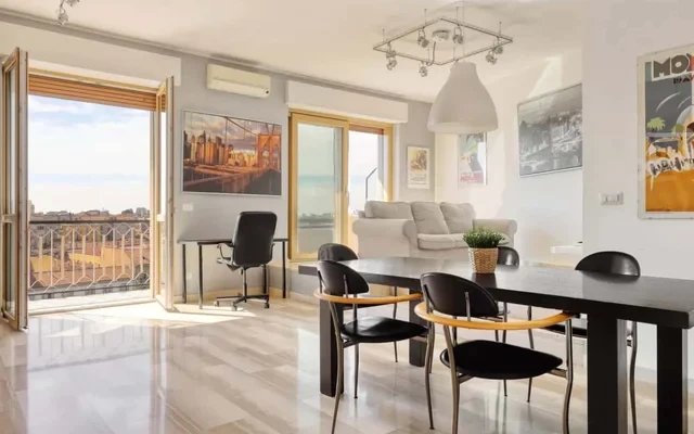 JOIVY Elegante appartamento con vista sulla Darsena 0