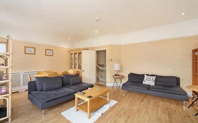 Home Park Road, London, SW19 7HR 1