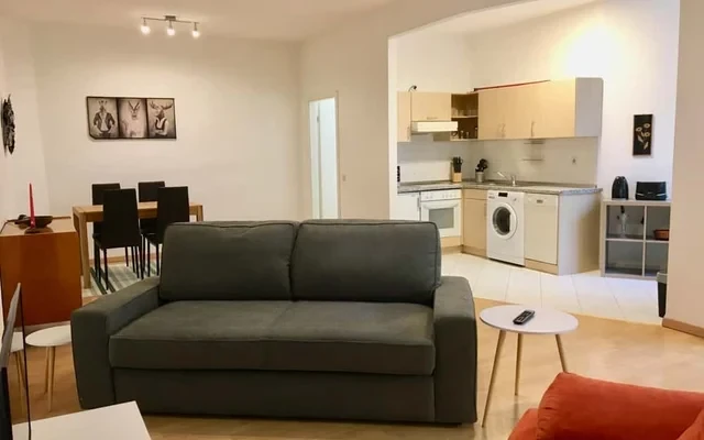 Gina - schoene, sanierte Altbau-Wohnung im Prenzlauer Berg 1