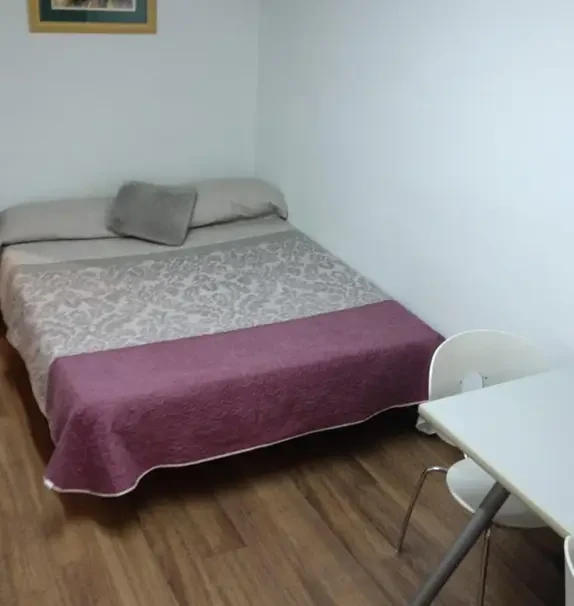 Spacious single bedroom in shared flat near the Universidad de Murcia: Campus de la Merced