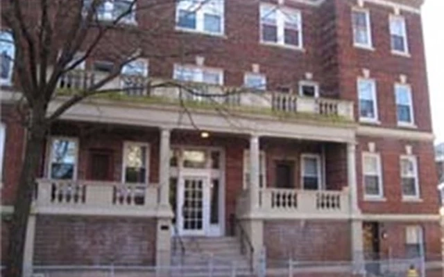 231-235 Park Dr 3
